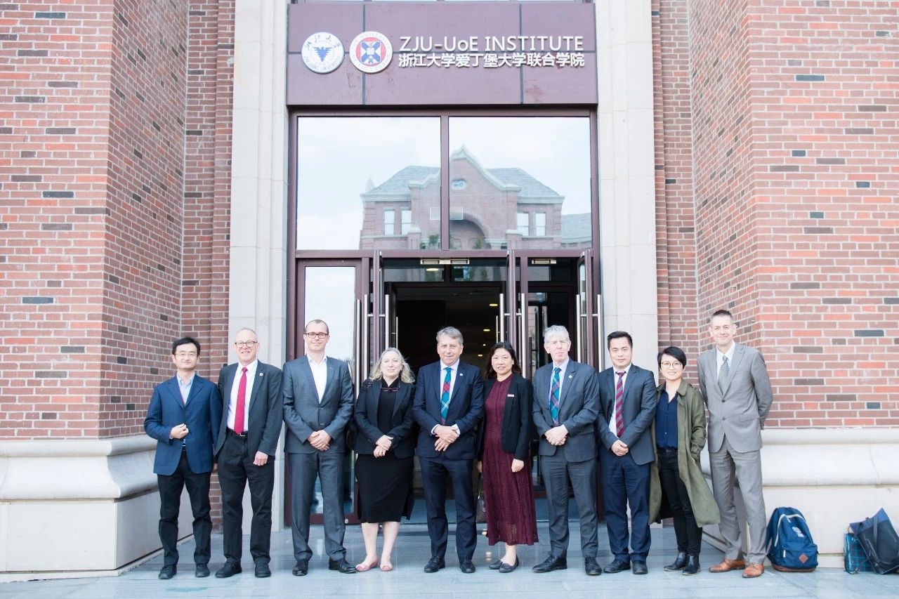 Prof. Peter Mathieson and the delegation of the University of Edinburgh visit